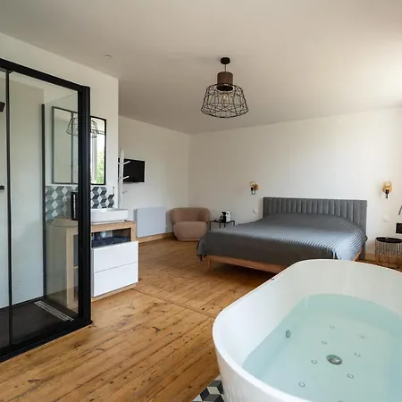 Du Manoir De Berville 4*