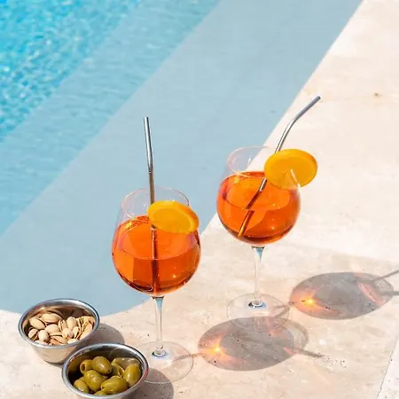 Oda ve Kahvaltı Du Manoir De Berville 4*