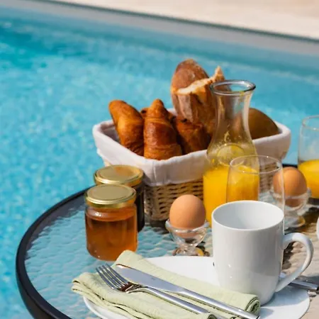 Oda ve Kahvaltı Du Manoir De Berville