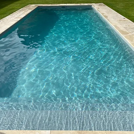 Bed & Breakfast Du Manoir De Berville 4*