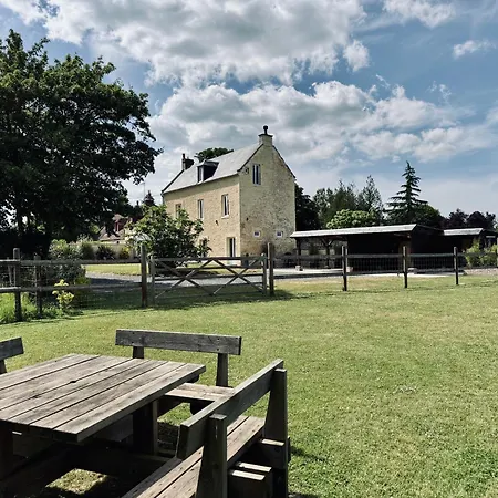 Du Manoir De Berville Oda ve Kahvaltı